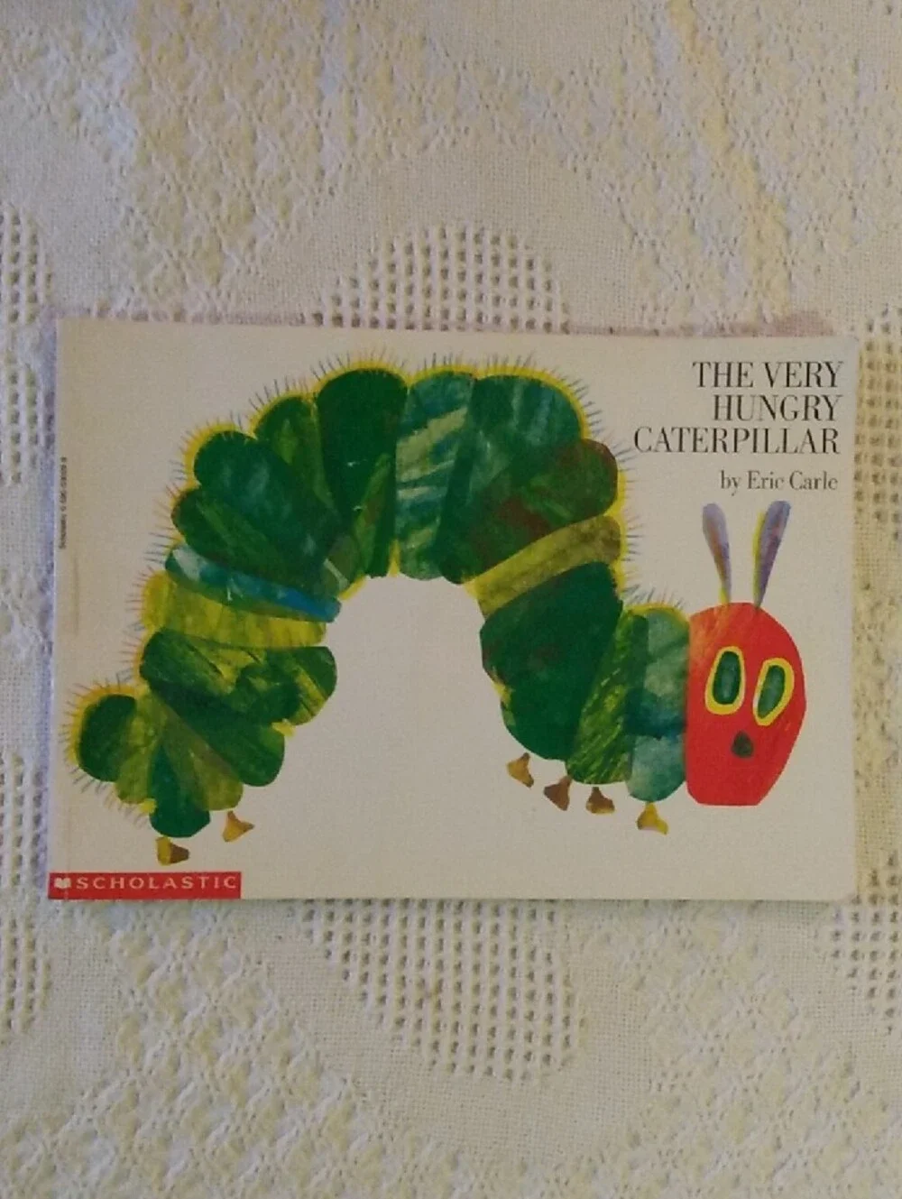 4/$20 Vintage 1987 The Very Hungry Caterpillar Paperback Book By Eric Carle